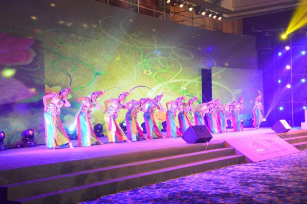 年會表演需要請成都演藝公司的演員嗎？